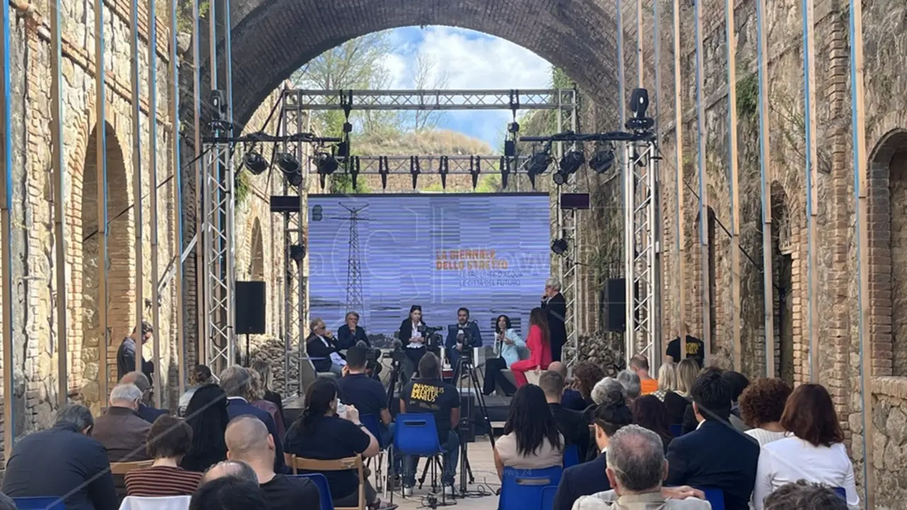 Biennale dello Stretto a Campo Calabro tra strumenti urbanistici (ancora) da attivare in Calabria e il racconto di esperienze innovative