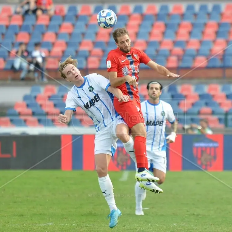 Il Sassuolo batte il Cosenza: lupi beffati dal gol di Laurientè nella ripresa