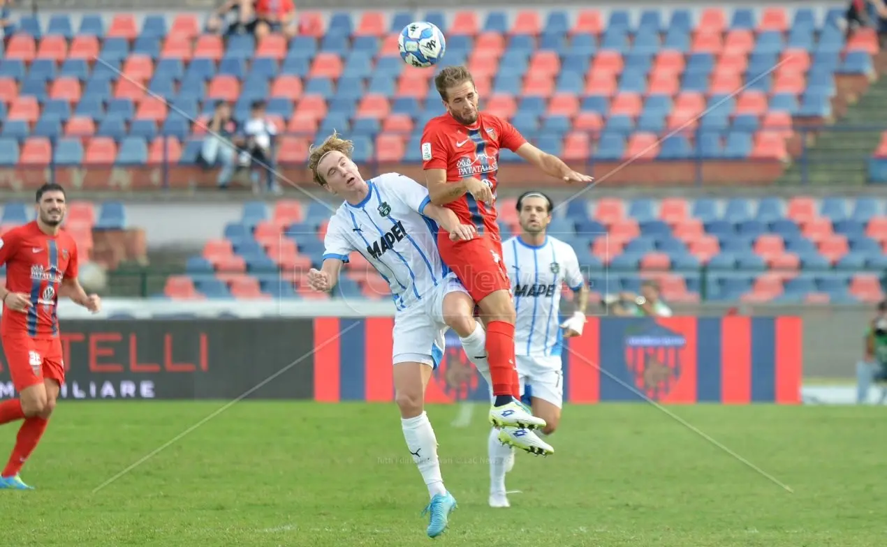 Il Sassuolo batte il Cosenza: lupi beffati dal gol di Laurientè nella ripresa