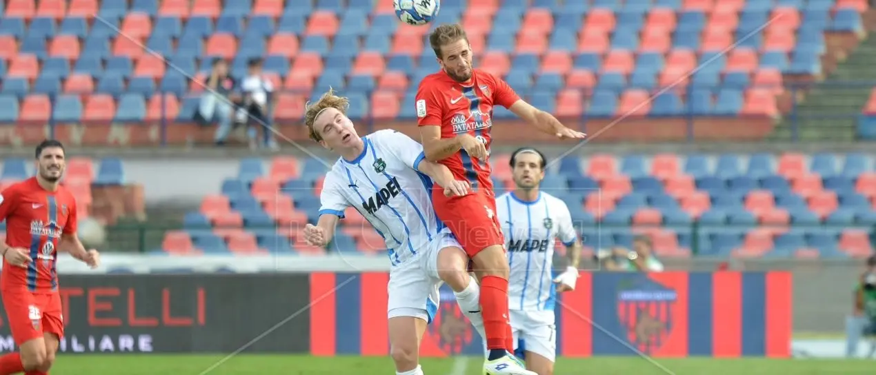 Il Sassuolo batte il Cosenza: lupi beffati dal gol di Laurientè nella ripresa