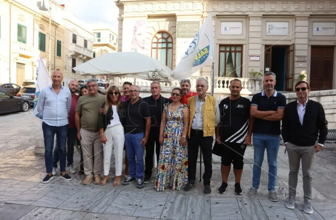 Caso Open Arms, in Calabria la Lega scende in piazza per Salvini: «Ha solo fatto bene il suo lavoro»