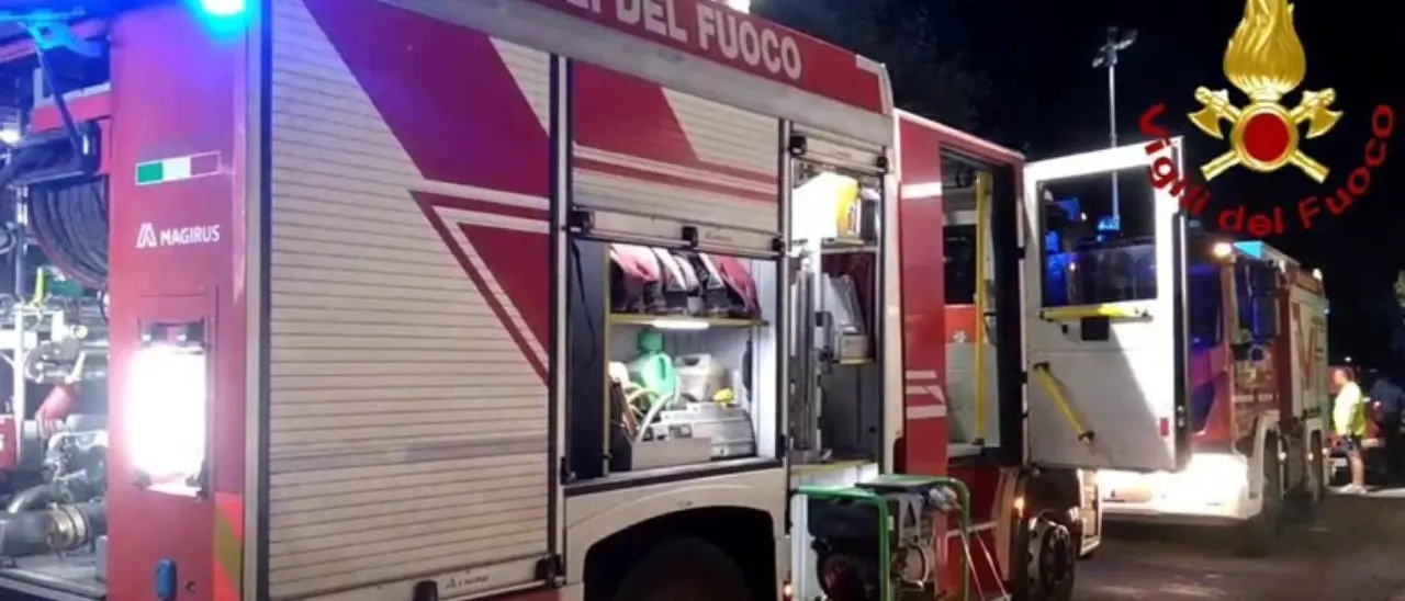 Palizzi, a fuoco l’auto della consigliera comunale Anna Maria Tringali: probabile gesto intimidatorio