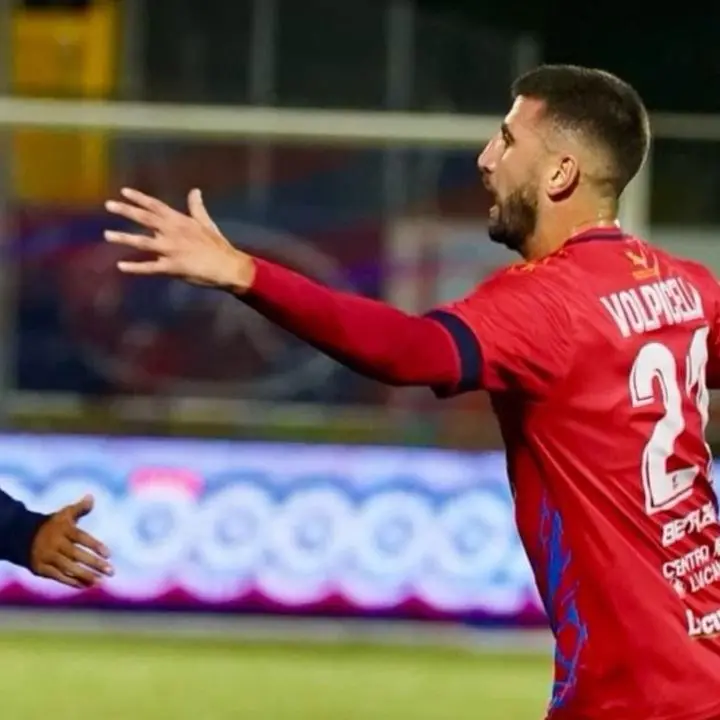 Serie C, il Crotone sprofonda in Basilicata: il Picerno batte 5-2 gli squali dell’ex Longo