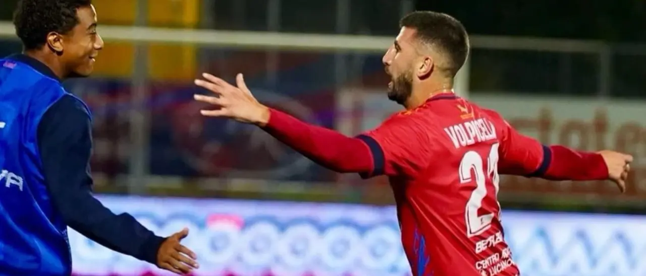 Serie C, il Crotone sprofonda in Basilicata: il Picerno batte 5-2 gli squali dell’ex Longo