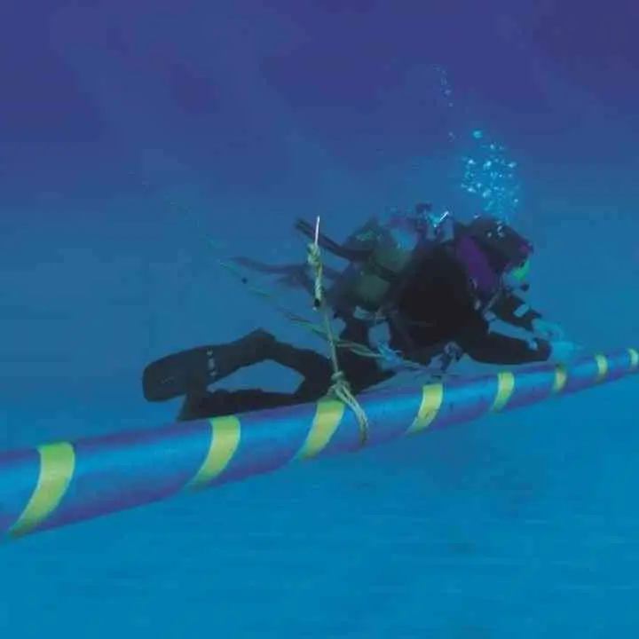 Nuovo elettrodotto sottomarino tra Calabria e Sicilia: c’è l’ok del Ministero