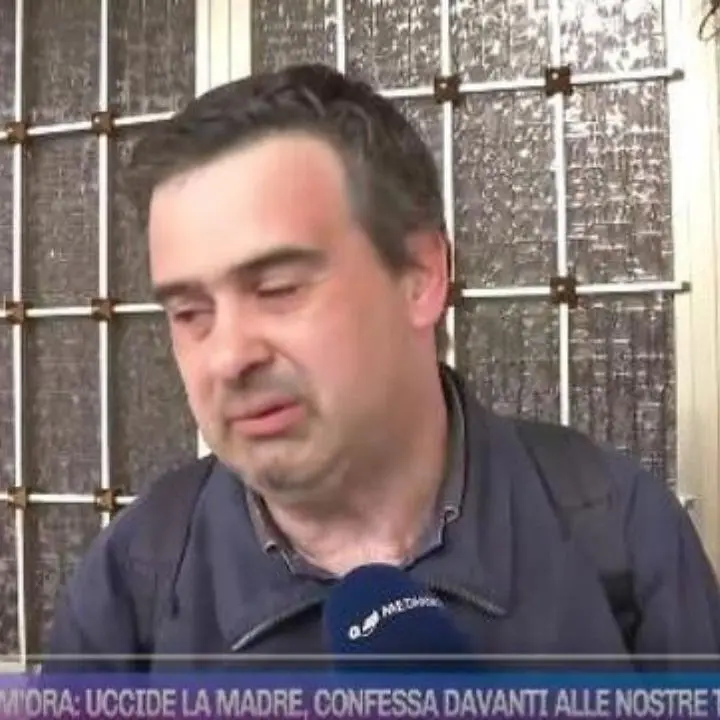 Il figlio dell’anziana strangolata in casa a Modena confessa l’omicidio dopo 24 ore in diretta tv: «Non so perché l’ho fatto»