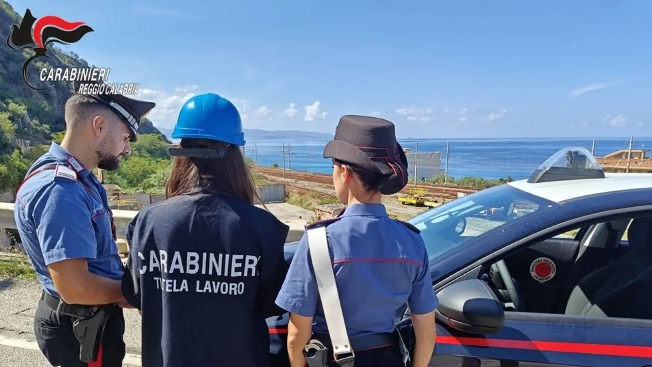 Bagnara, un lavoratore in nero e violazioni delle norme di sicurezza: cantiere chiuso e multe per 7500 euro