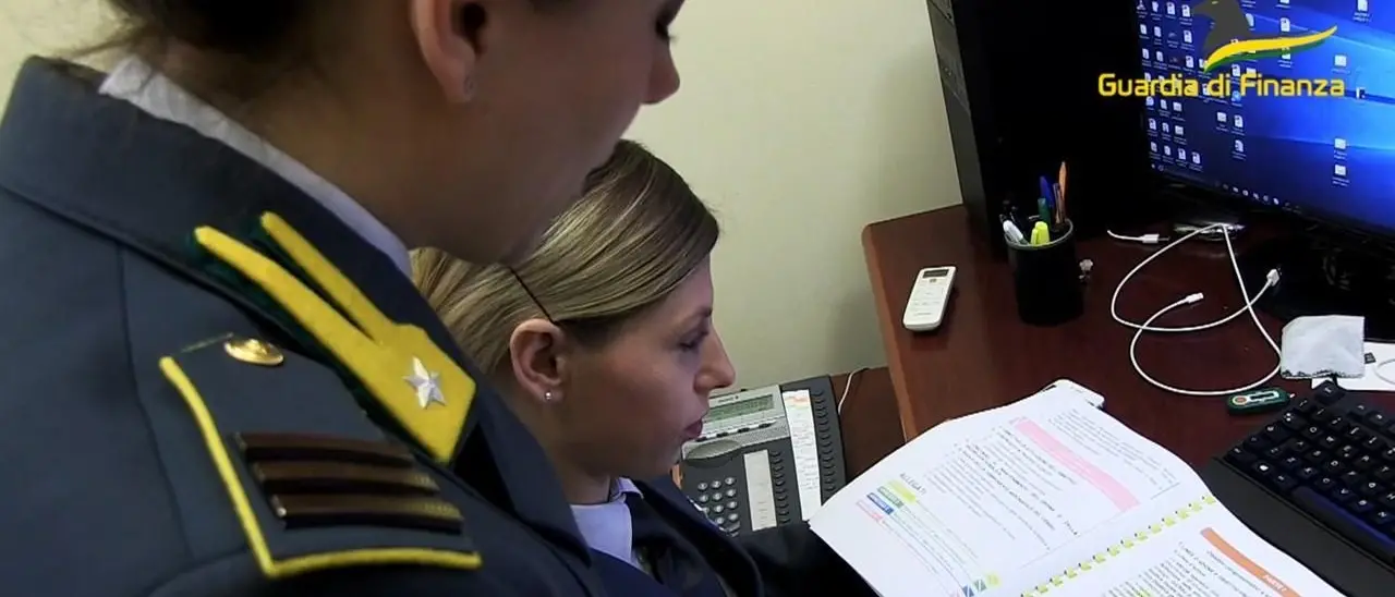 Lotta al lavoro nero, scoperti 12 operai irregolari in attività commerciali di Castrovillari e Civita