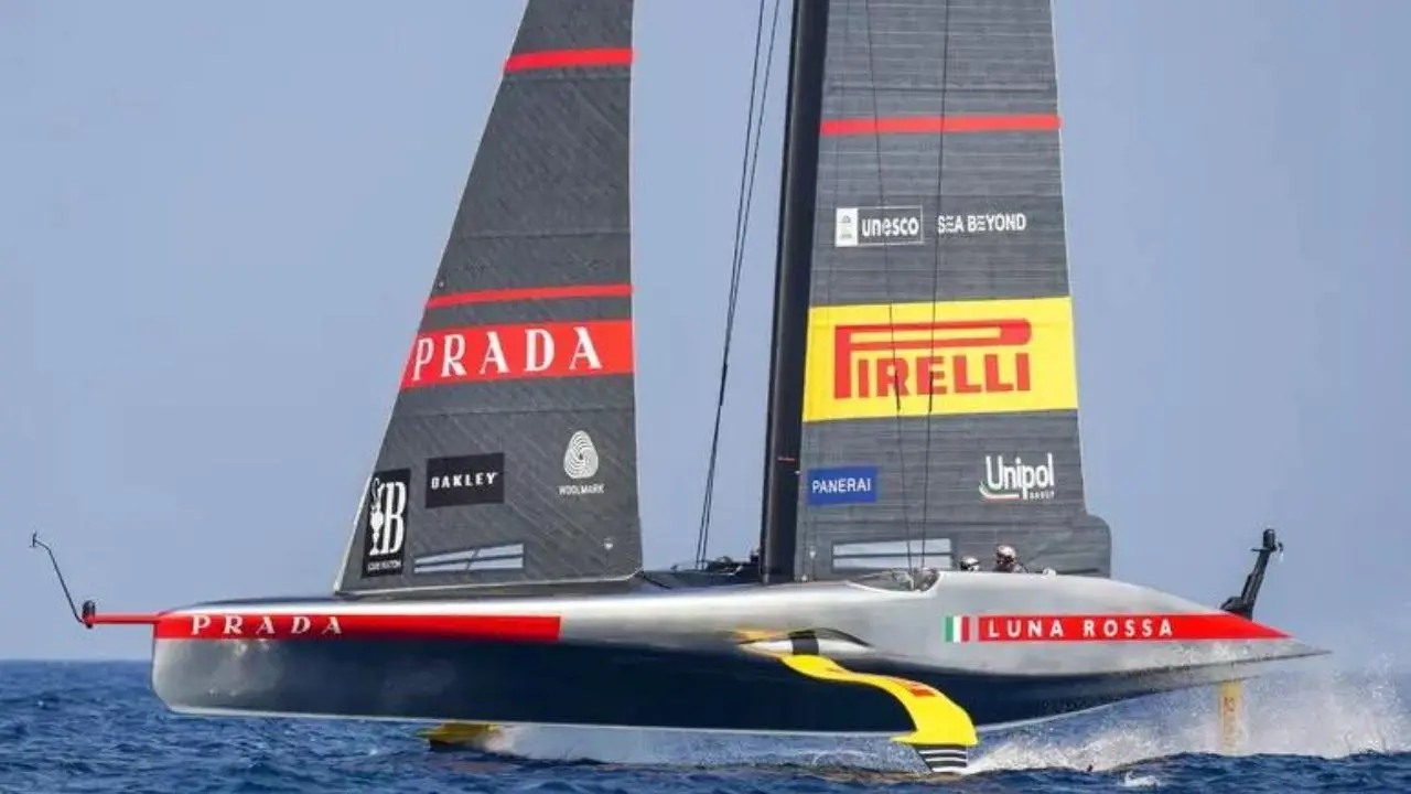 Louis Vitton Cup, Luna Rossa sfida Ineos Britannia: 13 regate per conquistare la finale