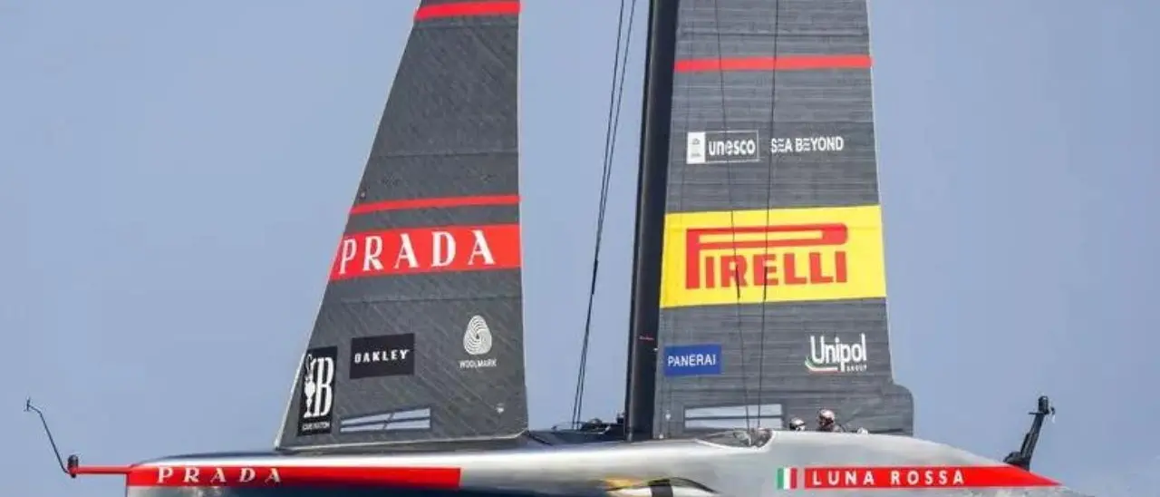 Louis Vitton Cup, Luna Rossa sfida Ineos Britannia: 13 regate per conquistare la finale