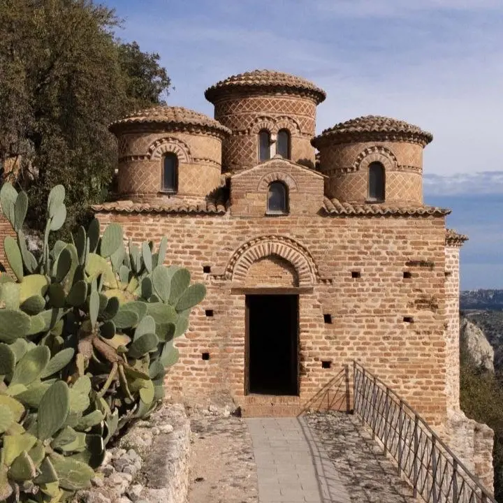 In cammino attraverso la Calabria bizantina: visite guidate alla scoperta dei borghi, monasteri e riti antichi