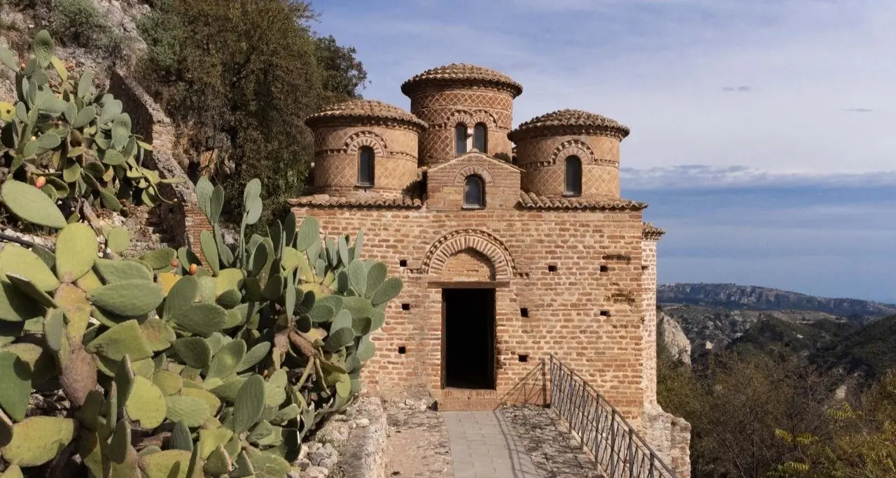 In cammino attraverso la Calabria bizantina: visite guidate alla scoperta dei borghi, monasteri e riti antichi