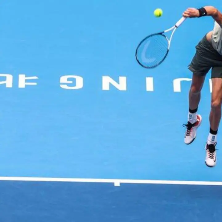 Cina Open, Sinner vince in rimonta contro Jarry e dedica la vittoria alla zia Margith