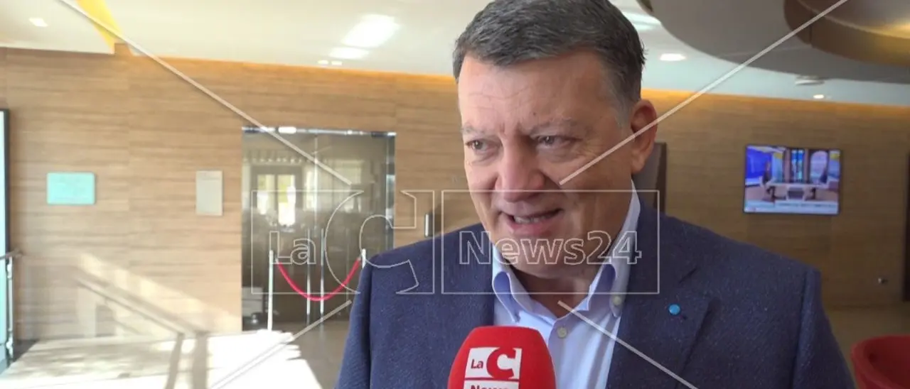 Autonomia, Bombardieri (Uil): «Deposito firme è un messaggio importante, Calabria ha risposto in modo incredibile»