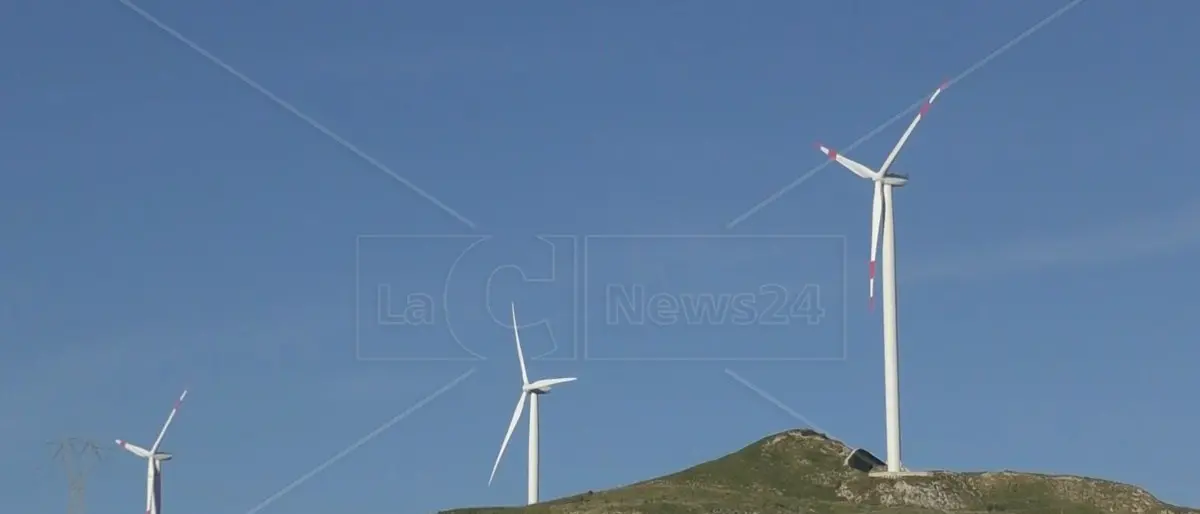La surreale storia del parco eolico tra Serre e Aspromonte: l’iter procede ma al comune di Agnana nessuno sa niente