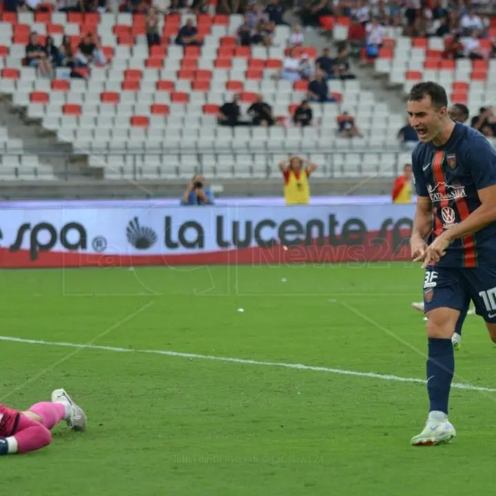Cosenza, sei squadra. A Bari pareggia in extremis con il solito Fumagalli