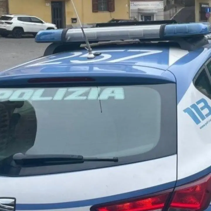 Catanzaro, mistero sull’accoltellamento di un 21enne dopo una lite in auto: le sue condizioni sono gravi