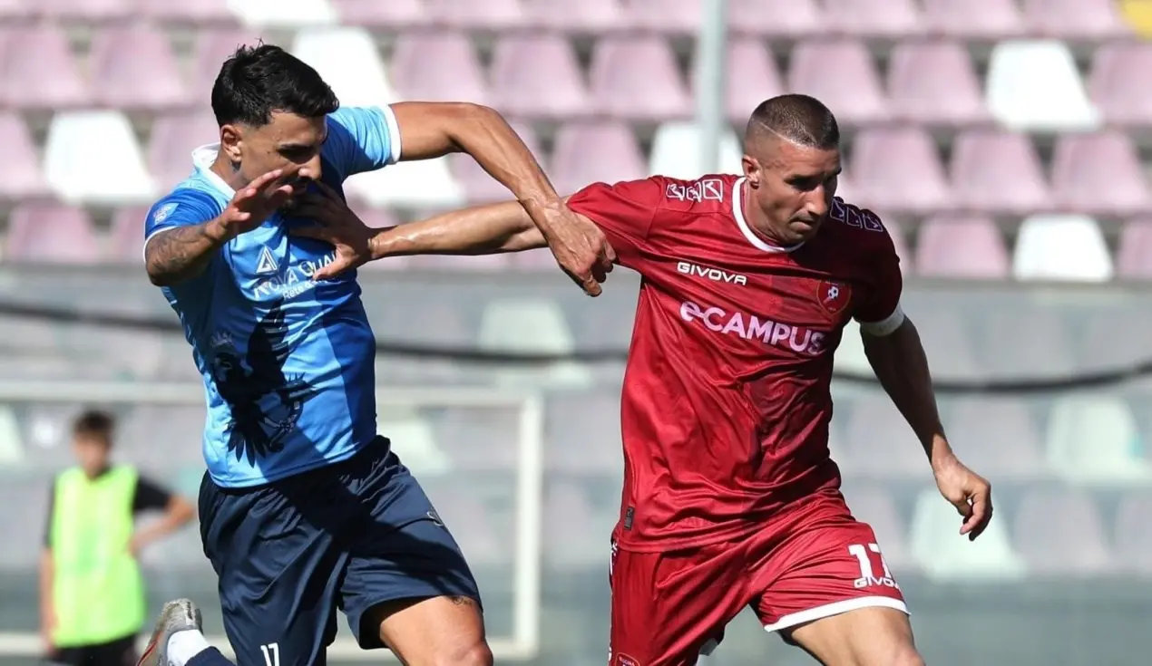 Reggina-Ragusa, gli amaranto giocano un gran secondo tempo e vincono 1-0 grazie alla spaccata di Rajkovic