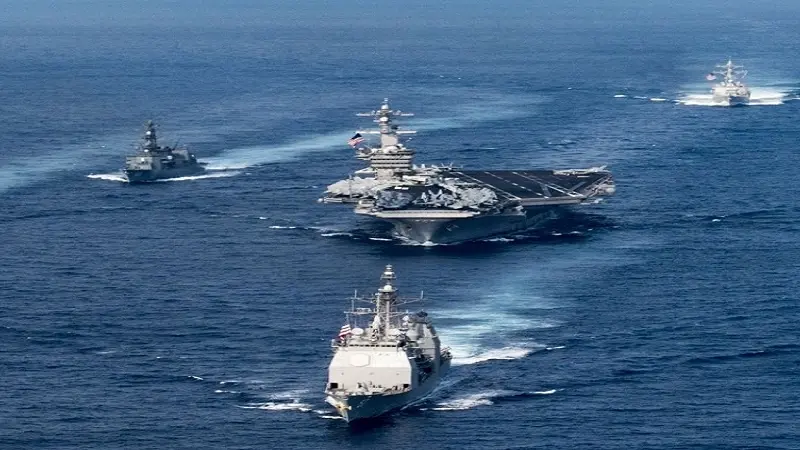 <p>Navi da guerra nel Mediterraneo</p>\\n