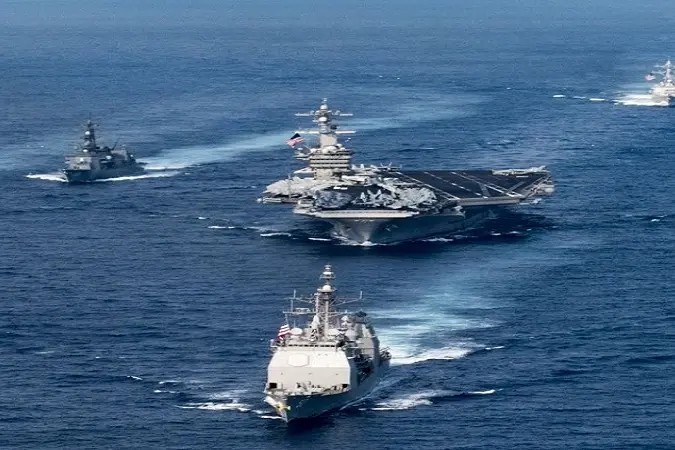 <p>Navi da guerra nel Mediterraneo</p>\\n