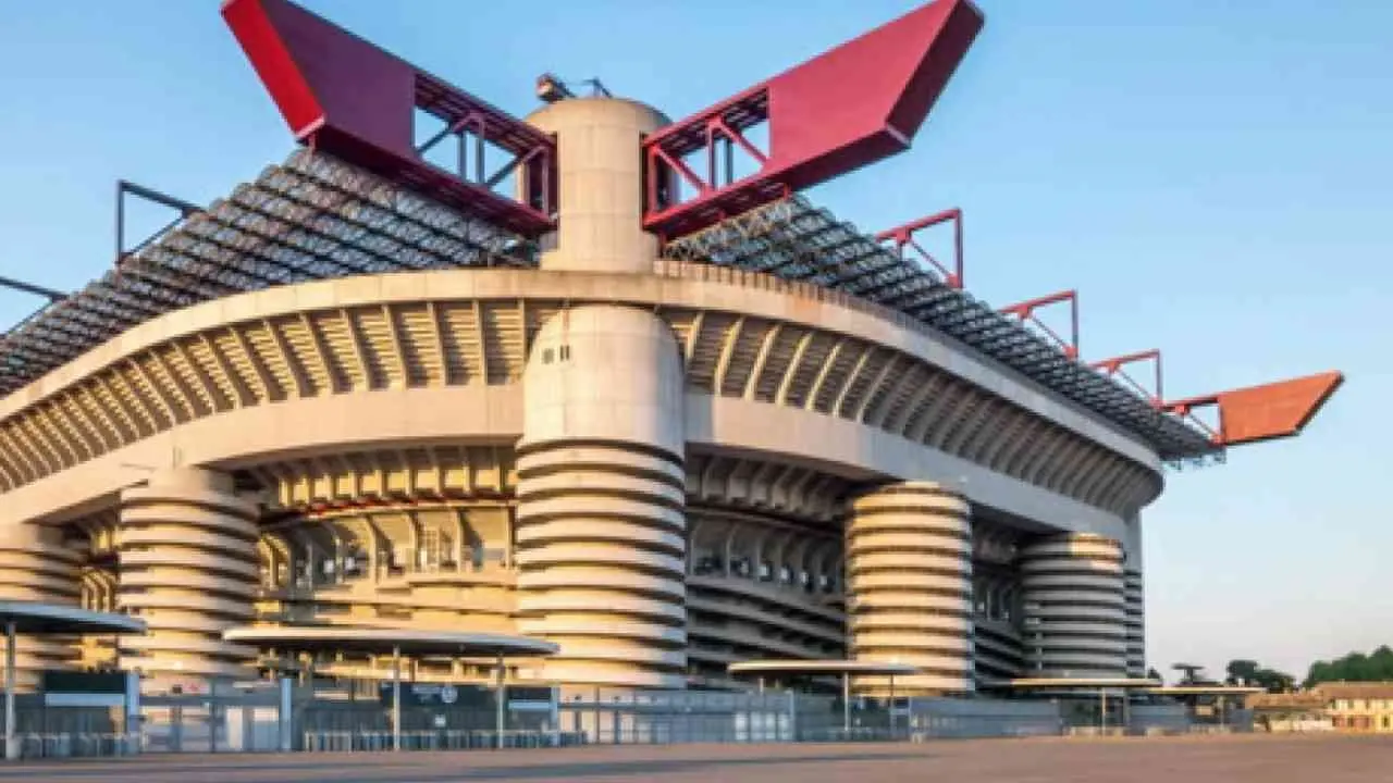 Inchiesta sulle tifoserie a Milano, tra gli indagati anche un consigliere regionale lombardo per l’appalto dei parcheggi allo stadio