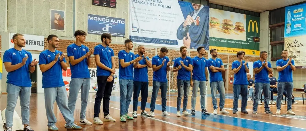 Volley, si alza il sipario sulla stagione della Raffaele Arpaia Lamezia. Strangis: «Vogliamo la serie A»