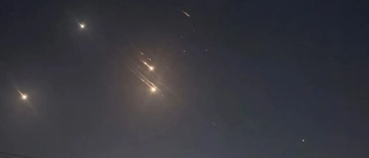 L’Iran attacca Israele, pioggia di missili su Gerusalemme e Tel Aviv. La Casa Bianca: «Attacco sconfitto e reso inefficace»