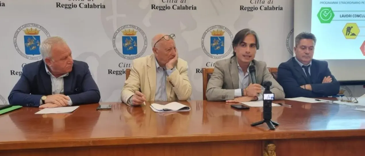 A Reggio Calabria al via il programma Strada facendo, il sindaco: «20 milioni per il rifacimento di arterie e sottoservizi»