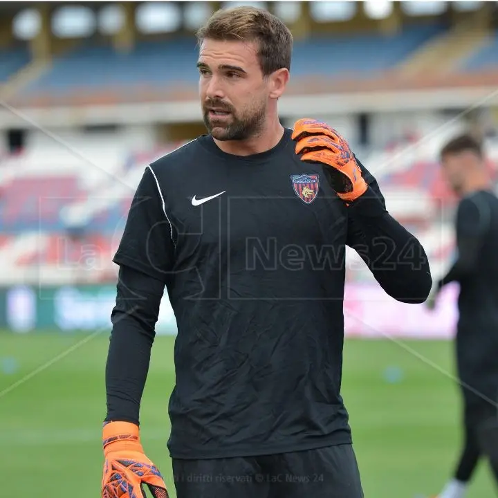 Cosenza, Micai a caccia di un nuovo clean sheet: dalla quarta giornata in poi i rossoblù hanno sempre preso gol