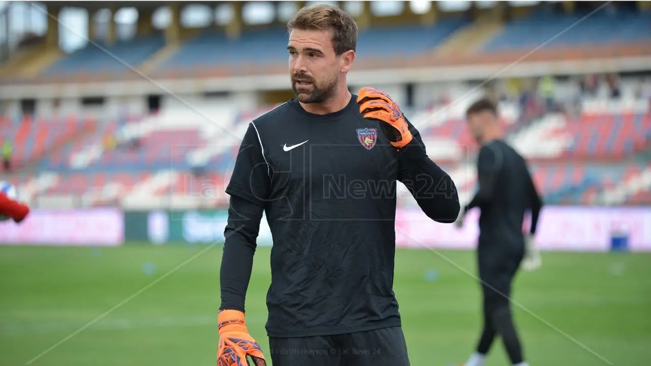 Cosenza, Micai a caccia di un nuovo clean sheet: dalla quarta giornata in poi i rossoblù hanno sempre preso gol