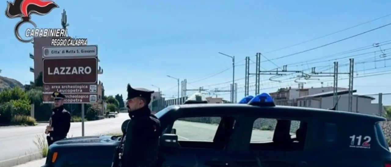 Motta San Giovanni, si invaghisce del proprio dentista e lo perseguita per 15 anni: arrestata una 52enne