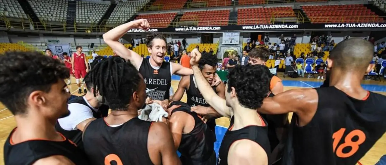 Pallacanestro, esordio casalingo per la Viola Reggio Calabria: al PalaCalafiore arriva il Barcellona 4.0