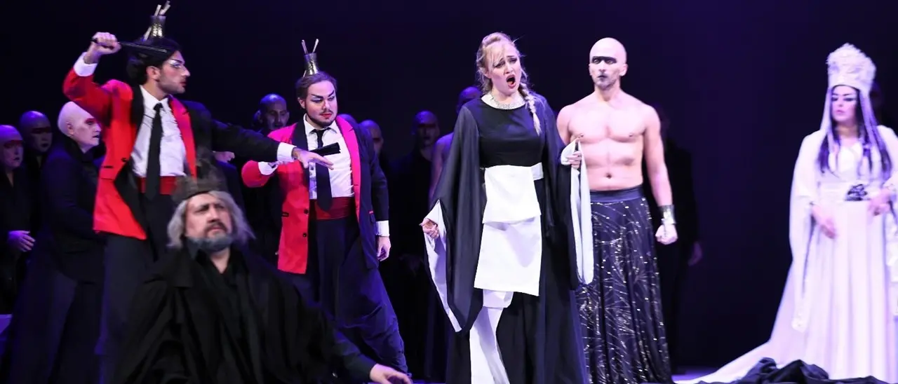 Catanzaro, la Turandot del XXI Festival d’autunno conquista tutti: standing ovation al Teatro Politeama