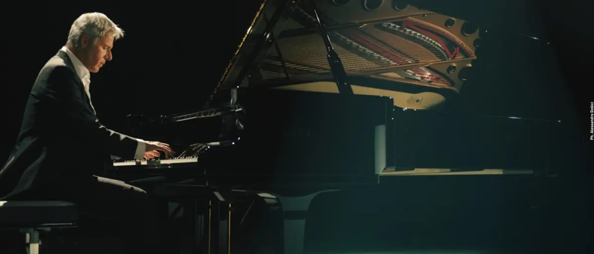 Claudio Baglioni torna in Calabria nel 2025: nove concerti nei teatri di Cosenza, Catanzaro e Reggio Calabria