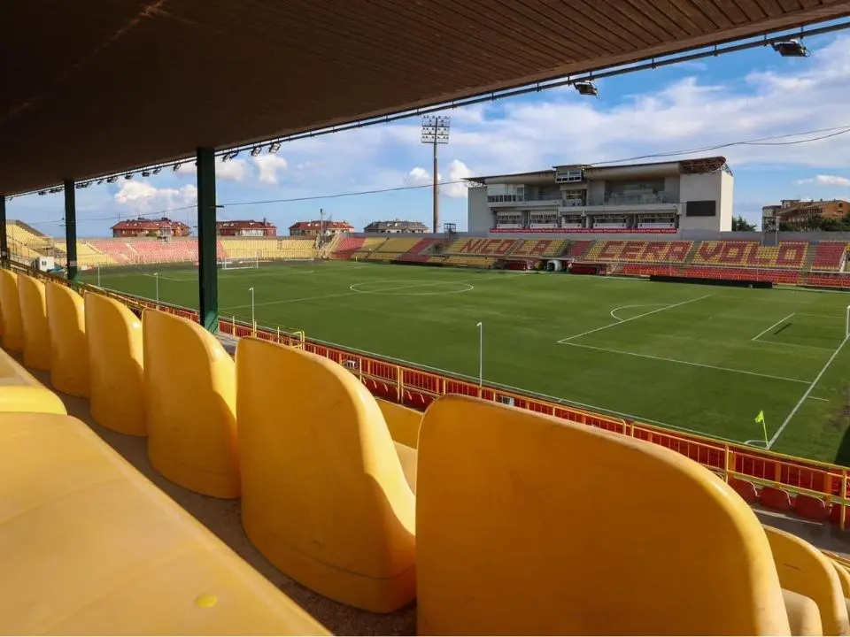 Maltempo, domani impianti sportivi e stadio chiuso: rinviata la partita Catanzaro-Modena