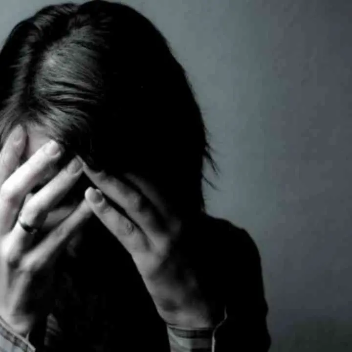 Vessazioni quotidiane a moglie e figli: «È meglio che muori, voi siete delle zecche». La Procura di Paola chiude le indagini per un 42enne
