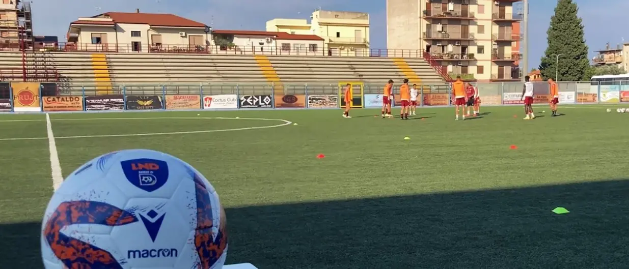 Serie D, sesta giornata: big match Siracusa-Reggina e derby Sambiase-Locri. La Vibonese va per il poker