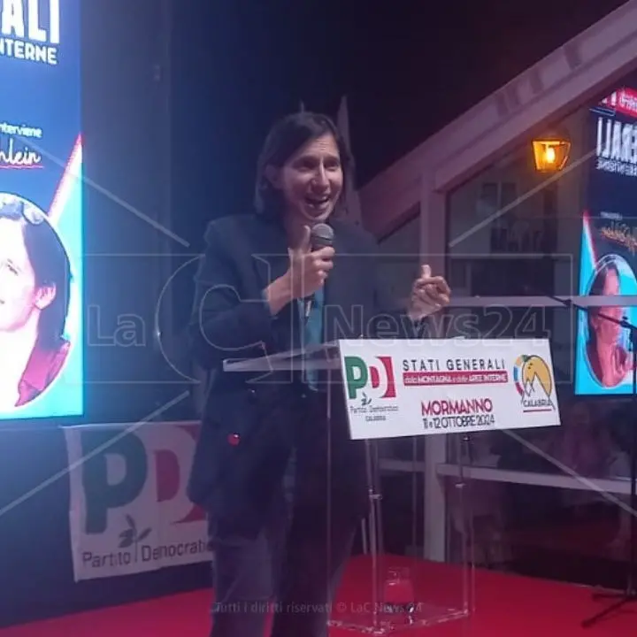 Autonomia differenziata, Elly Schlein a Mormanno: «Se il centrodestra si ravvede lo verificheremo con chi sosterrà il referendum»