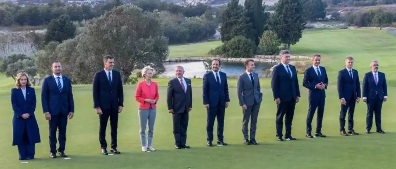 Attacchi alle basi Unifil in Libano, Meloni trova sostegno in Macron e Sanchez: «Israele si fermi»