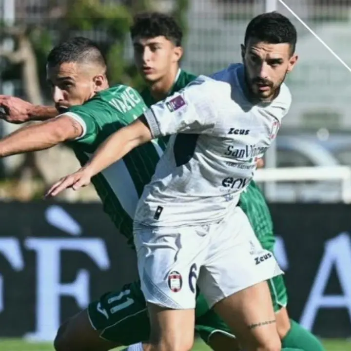 Il Crotone sogna la vittoria a Monopoli ma il match finisce in pareggio: la squadra di mister Longo porta a casa un 1-1