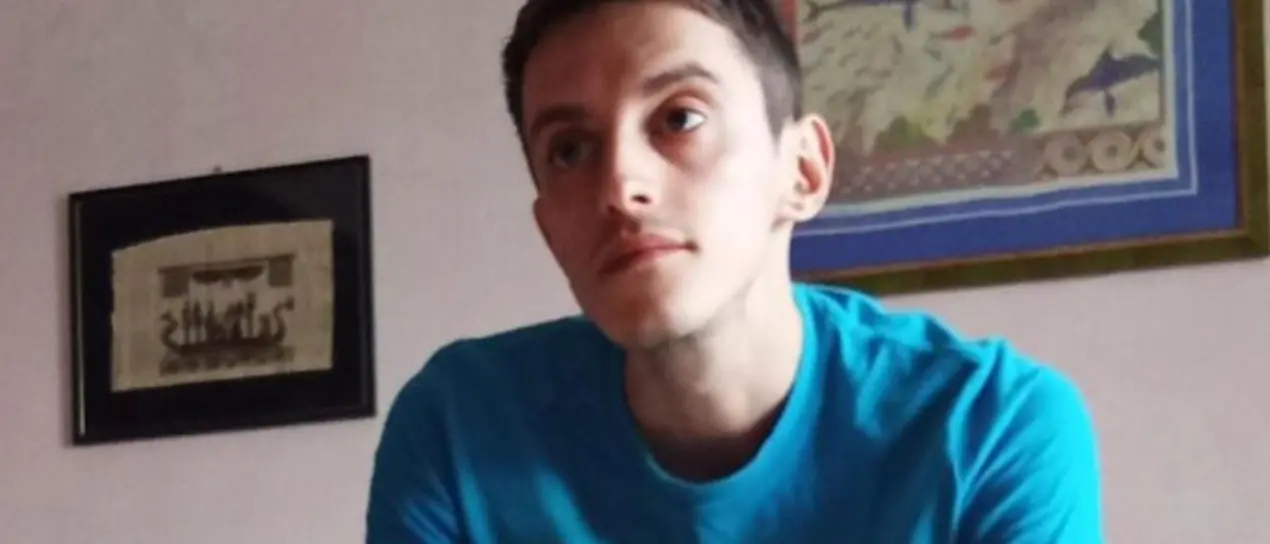 Omicidio a Rozzano, 31enne accoltellato a morte all’uscita del lavoro: fermato un 19enne. Avrebbe ucciso per rubare delle cuffie da 20 euro