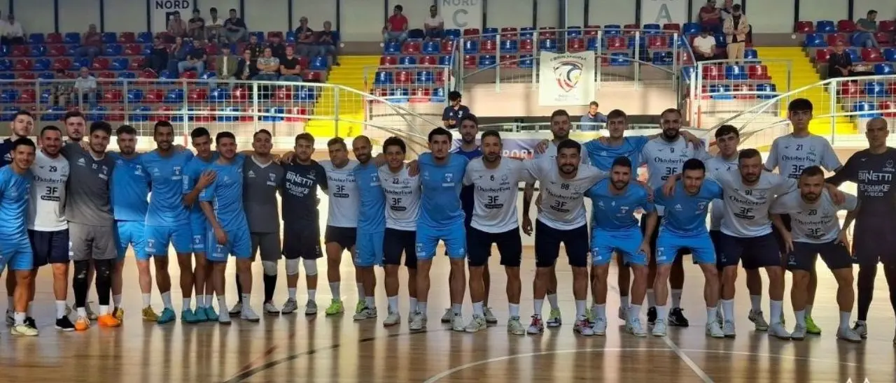 Calcio a 5, la Pirossigeno Cosenza pareggia 3-3 nell’ultimo test pre campionato contro il Manfredonia