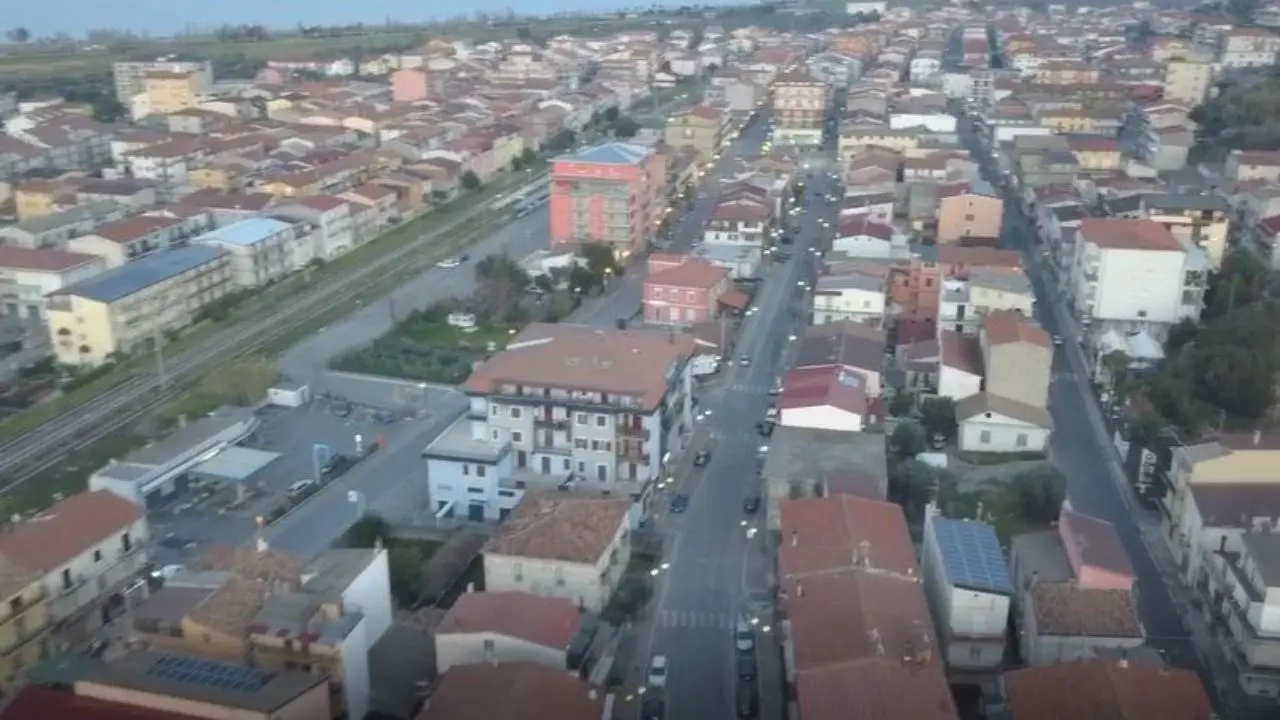 Episodio da Arancia meccanica a Crosia, auto con quattro individui aggredisce una famiglia