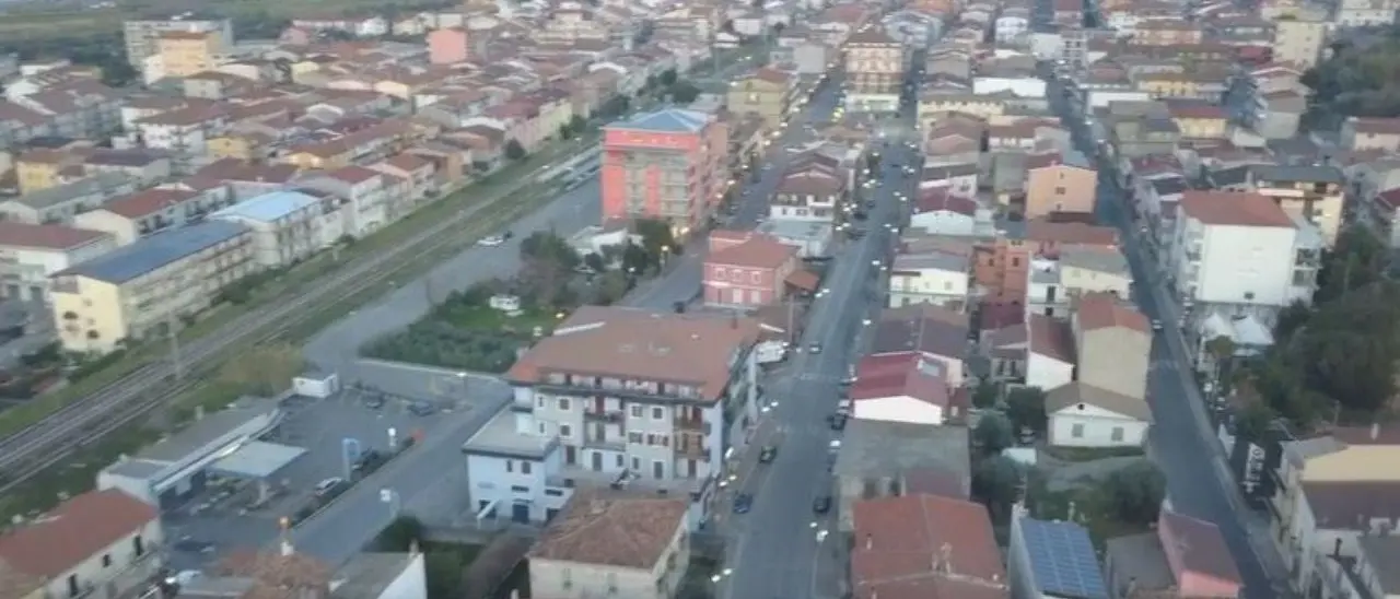 Episodio da Arancia meccanica a Crosia, auto con quattro individui aggredisce una famiglia