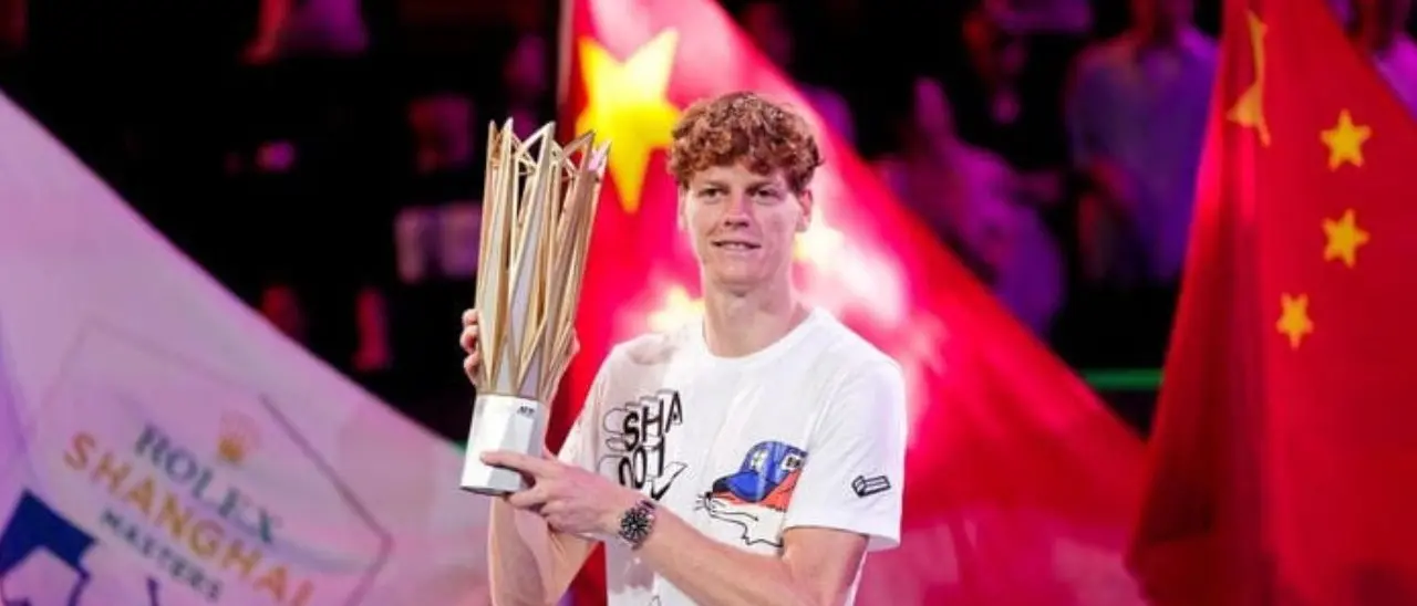 Atp di Shanghai, immenso Sinner: batte Djokovic e conquista (anche) il Masters1000 cinese