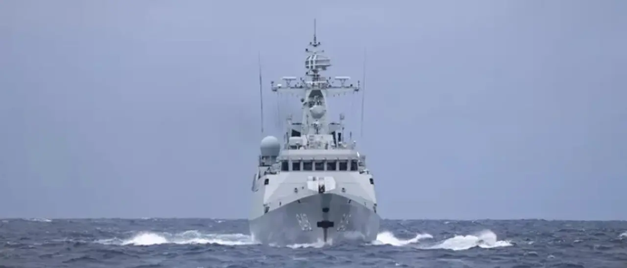 La Cina schiera aerei e navi da guerra intorno a Taiwan. Pechino: «Esercitazione militare». Condanna degli Usa