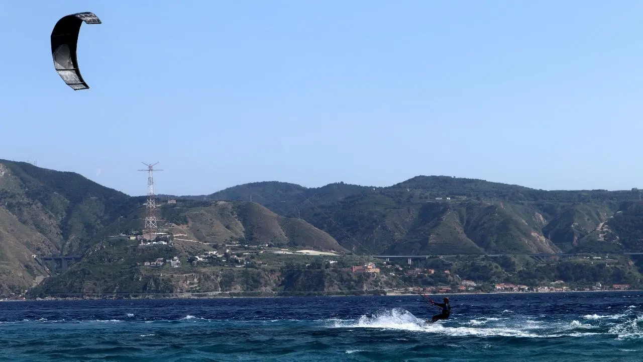 Faglie sismiche sullo Stretto, biodiversità a rischio e costi-benefici, i comitati No Ponte bocciano le integrazioni: «Non stanno in piedi»