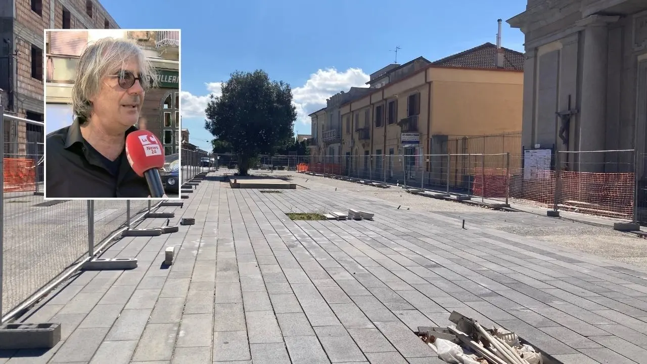 Vibo, i lavori in piazza Razza ripartono da due gradini in più: il Comune acquisisce la variante per correggere gli errori