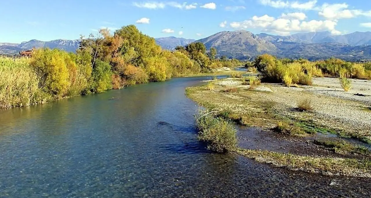 Allerta meteo arancione a Papasidero: chiuso l’accesso al fiume Lao per l’intera giornata di domani\n