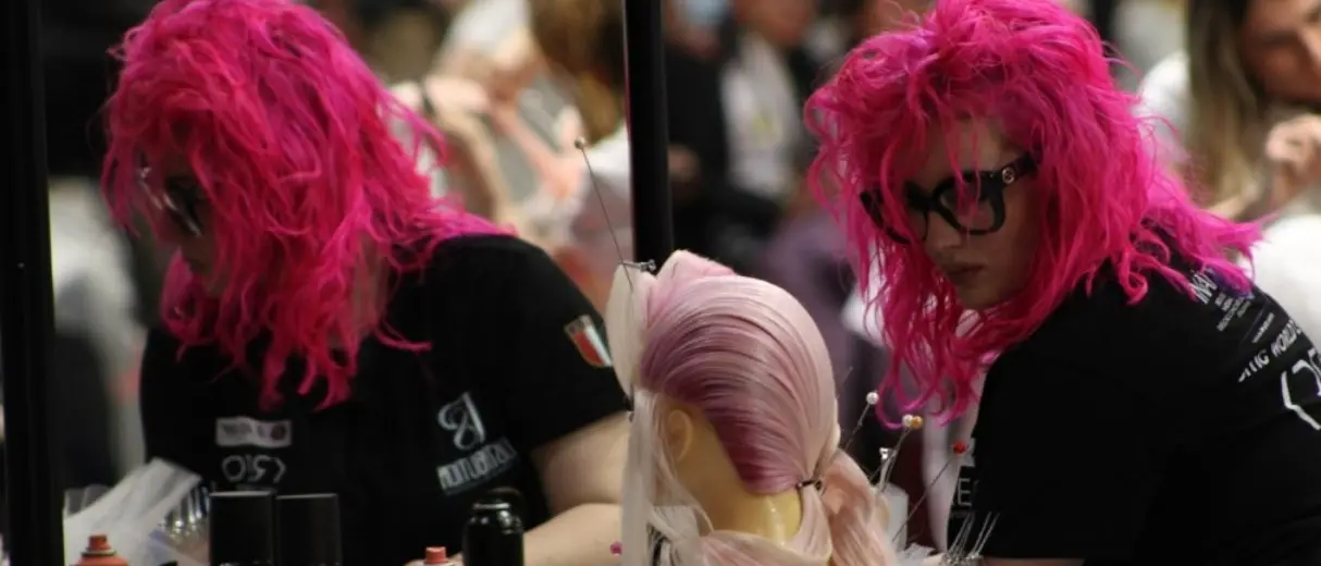 Dalla Calabria a Parigi, hair-stylist Gessica Garisto trionfa ai Campionati mondiali Omc